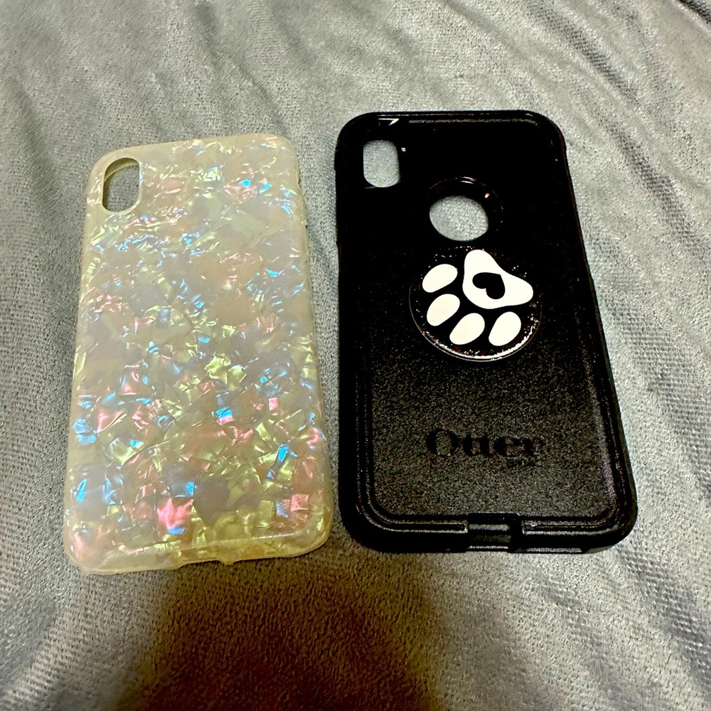 Set of two IPhone XS cases